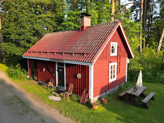 Maalaisomanttinen Saunamökki — kuva