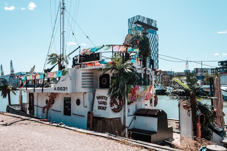 White Sand Boat — kuva
